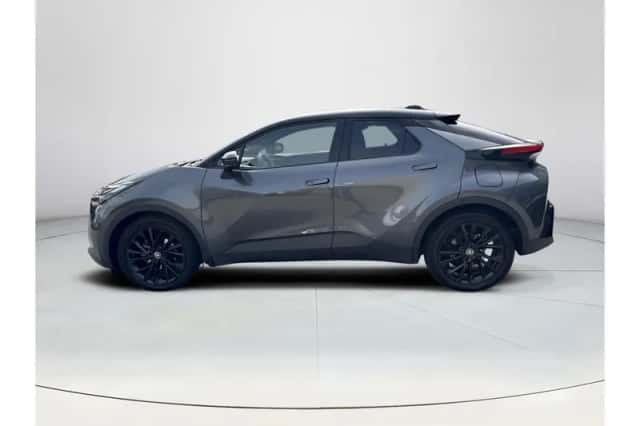 Toyota C-HR (2024) thumbnail 2