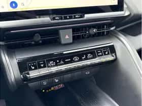 Toyota C-HR (2024) thumbnail 18