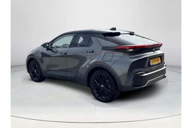 Toyota C-HR (2024) thumbnail 3