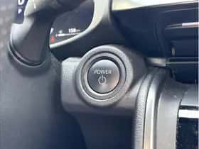 Toyota C-HR (2024) thumbnail 23