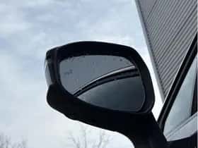 Toyota C-HR (2024) thumbnail 31