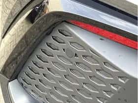 Toyota C-HR (2024) thumbnail 33