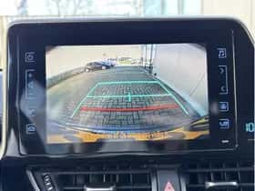 Toyota C-HR (2019) thumbnail 11