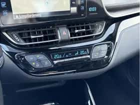 Toyota C-HR (2019) thumbnail 13