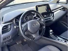 Toyota C-HR (2019) thumbnail 14