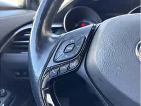 Toyota C-HR (2019) thumbnail 15