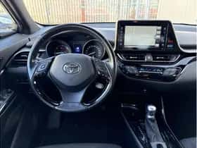 Toyota C-HR (2019) thumbnail 22