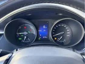 Toyota C-HR (2019) thumbnail 9