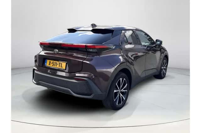 Toyota C-HR (2024) thumbnail 5