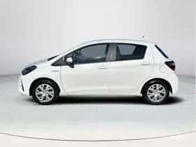 Toyota Yaris (2020) thumbnail 2