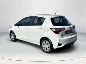 Toyota Yaris (2020) thumbnail 3