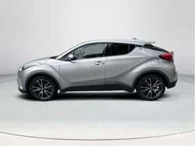 Toyota C-HR (2018) thumbnail 2