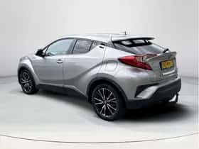 Toyota C-HR (2018) thumbnail 3