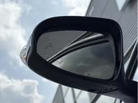 Toyota C-HR (2018) thumbnail 29