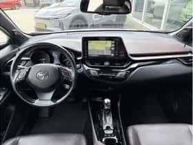 Toyota C-HR (2018) thumbnail 6