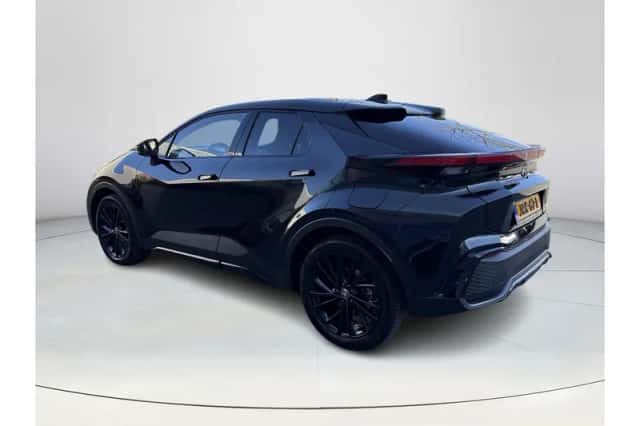 Toyota C-HR (2025) thumbnail 3