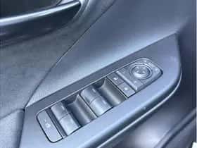 Toyota C-HR (2025) thumbnail 23