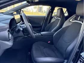 Toyota C-HR (2025) thumbnail 7