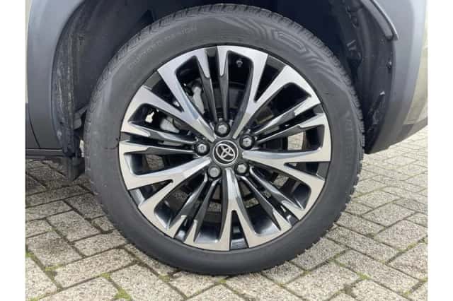 Toyota Yaris Cross (2022) thumbnail 1
