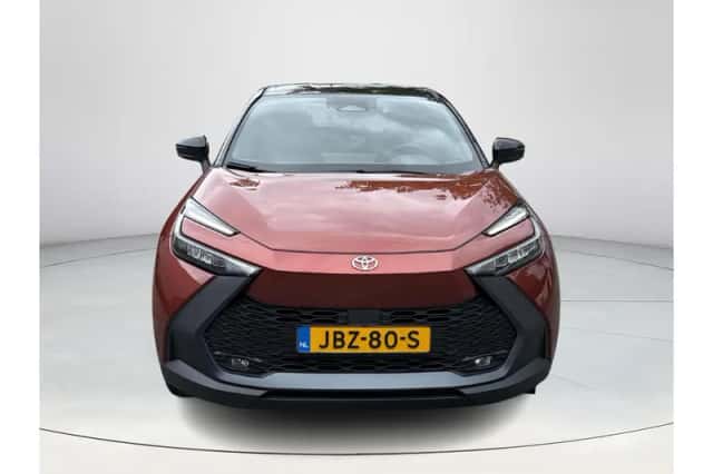 Toyota C-HR (2025) thumbnail 4