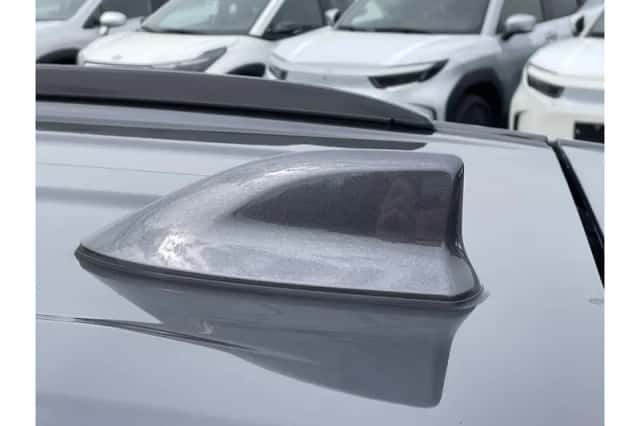 Toyota RAV4 (2021) thumbnail 5