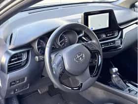 Toyota C-HR (2022) thumbnail 15