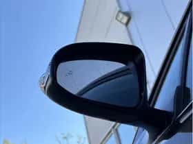 Toyota C-HR (2022) thumbnail 28