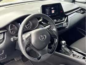 Toyota C-HR (2023) thumbnail 16