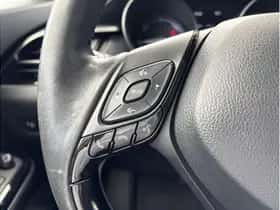 Toyota C-HR (2023) thumbnail 17