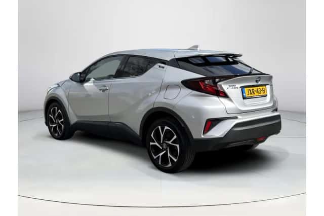 Toyota C-HR (2023) thumbnail 3