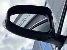 Toyota C-HR (2023) thumbnail 29
