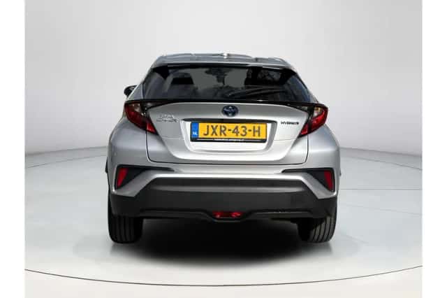 Toyota C-HR (2023) thumbnail 5
