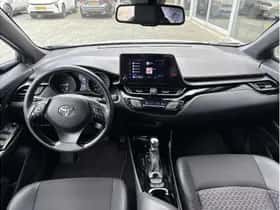 Toyota C-HR (2023) thumbnail 6