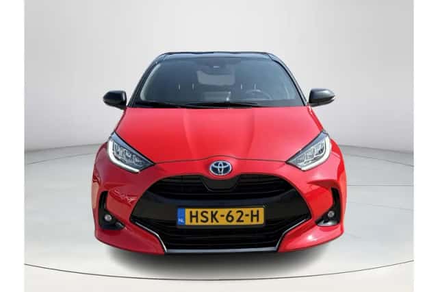 Toyota Yaris (2021) thumbnail 4