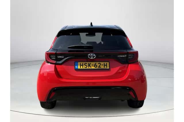 Toyota Yaris (2021) thumbnail 5