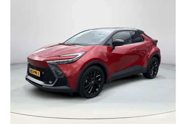 Toyota C-HR (2024) thumbnail 1