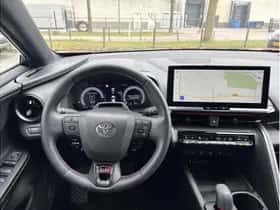 Toyota C-HR (2024) thumbnail 23