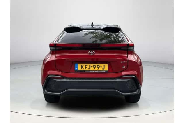 Toyota C-HR (2024) thumbnail 5