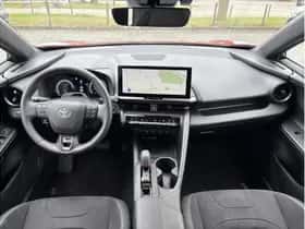 Toyota C-HR (2024) thumbnail 6