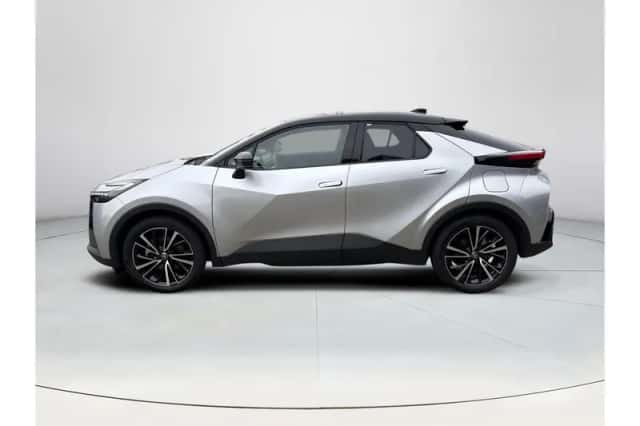 Toyota C-HR (2025) thumbnail 2