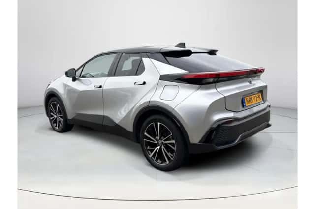 Toyota C-HR (2025) thumbnail 3