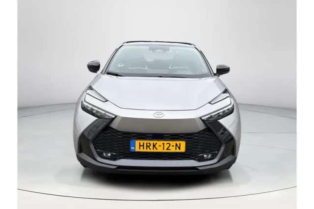 Toyota C-HR (2025) thumbnail 4