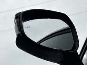 Toyota C-HR (2025) thumbnail 33