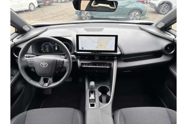 Toyota C-HR (2025) thumbnail 6