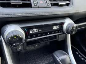 Toyota RAV4 (2022) thumbnail 13