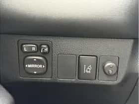 Toyota RAV4 (2018) thumbnail 24