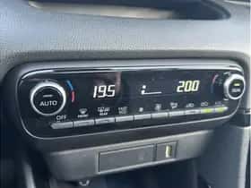 Toyota Yaris (2021) thumbnail 18