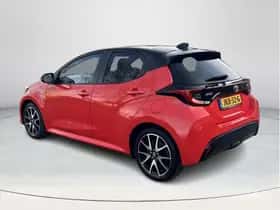 Toyota Yaris (2021) thumbnail 3