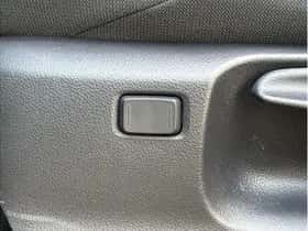 Toyota Corolla (2024) thumbnail 8