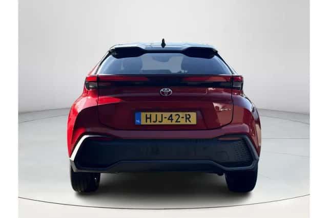 Toyota C-HR (2025) thumbnail 4